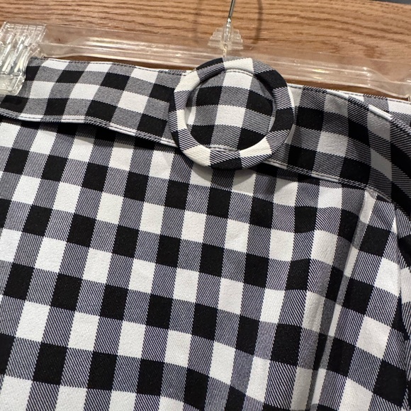 Main Strip Black White Gingham Ruffle Skort Skirt Belted Size M NWT - Picture 3 of 4